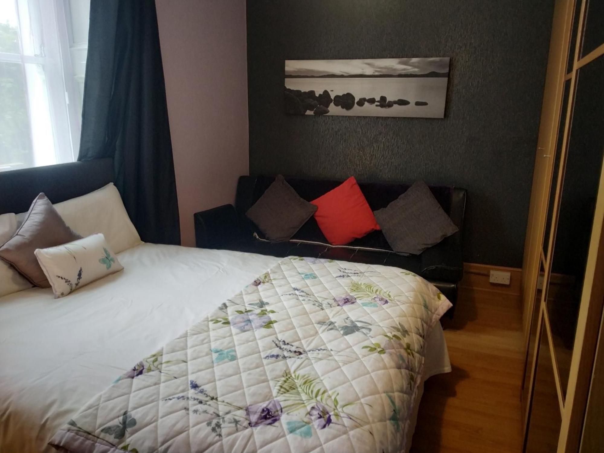 Busby Apartments Глазгоу Екстериор снимка